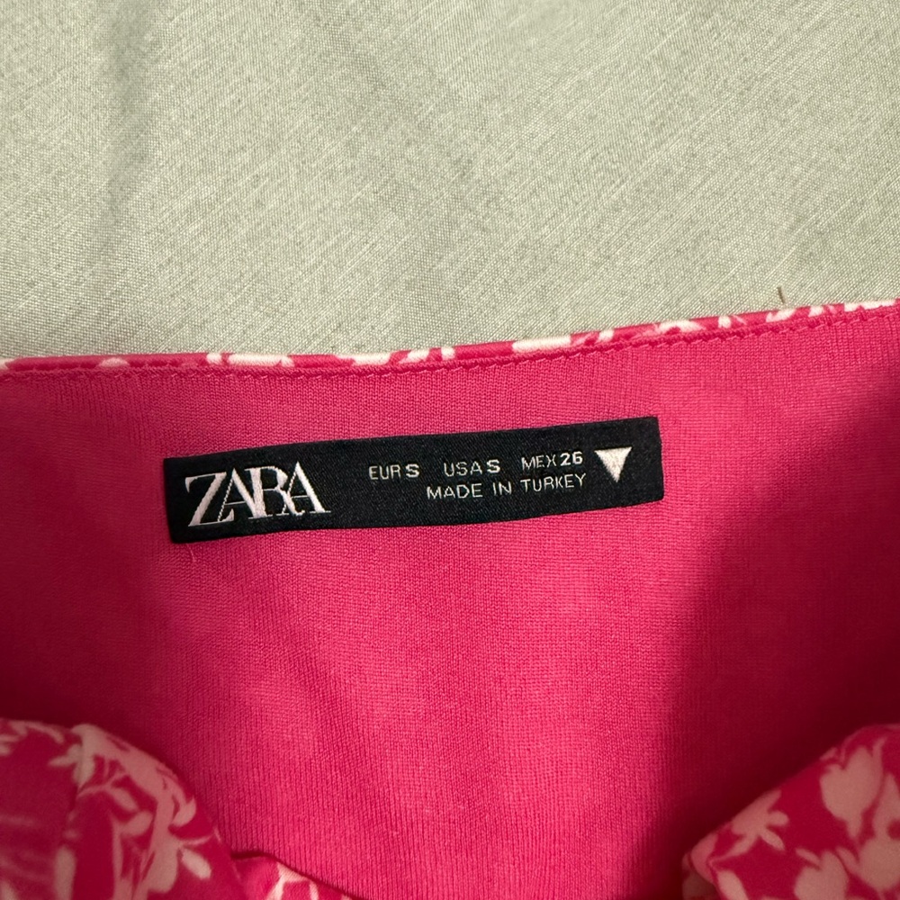 Zara Pink Floral Top - Picture 3 of 3